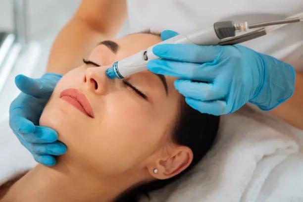 Can HydraFacial brighten dull skin tone?