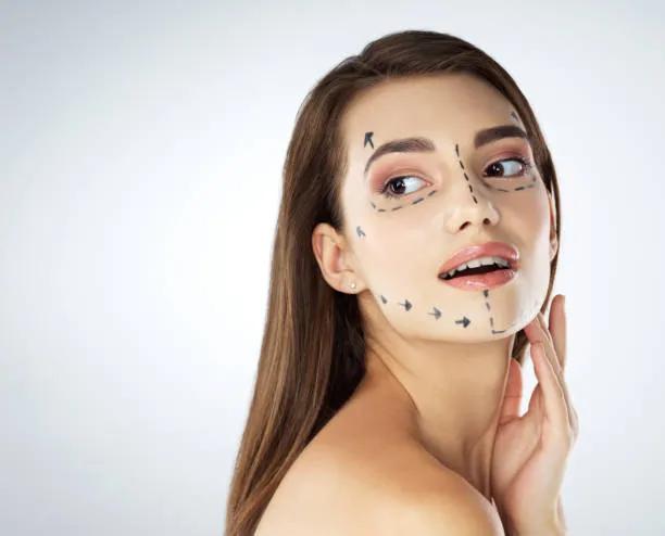 Can Facelifts Improve Jawline Definition Fast?