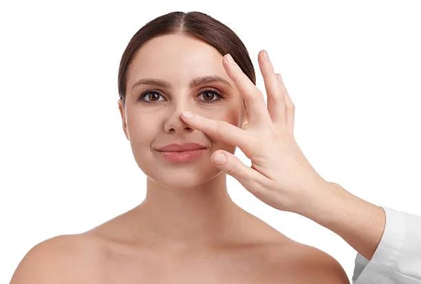 Can Rhinoplasty in Abu Dhabi Address Multiple Nose Concerns?